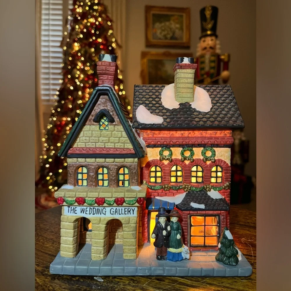 LIGHTED Christmas Porcelain Victorian Village WEDDING GALLERY Building